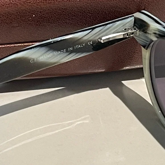 ILLESTIVA LEONARD GREEN MIRRORED SUNGLASSES - Picture 4 of 4